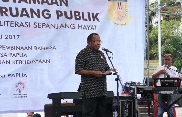 Gunakan Bahasa Asing Pada Tempat Selayaknya